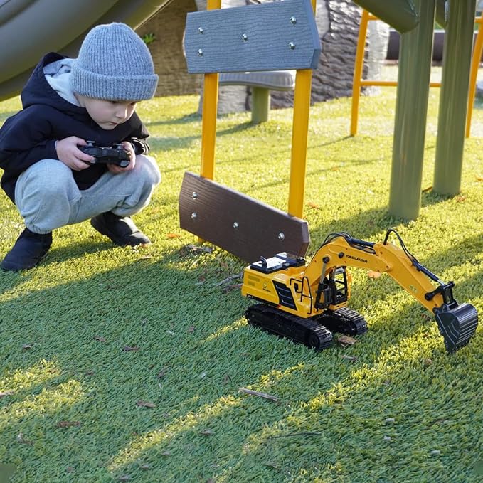 1:18 Metal RC Excavator Toy for Kids | 11-Channel Remote Control Construction Vehicle with Water Spray, Lights & Sounds, Dual 100-Min Batteries, 2026 New STEM Engineering Toy for Boys Ages 6-12