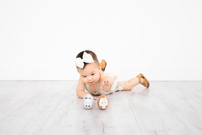 Pearhead Baby Wooden Wobble Toy Set, Raccoon and Hedgehog Balance Toys | FSC-Certified Wood, Montessori-Inspired Tummy Time Play, Sensory Development, Hand-Eye Coordination, Toddler Gift, Ages 6M+