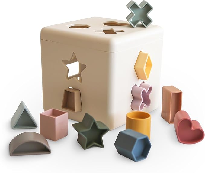 mushie Shape Sorting Box | Made in Denmark (10+ Months) | Made in Denmark, 12 Shapes, BPA-Free, Fine Motor Skills