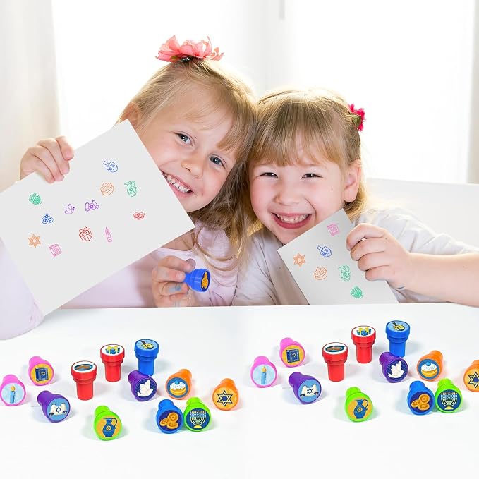 Cinrobiye 24 Pcs Hanukkah Stampers Party Favor Set, Cute Jewish Holiday Stamps for Kids Hanukkah Celebration, Classroom Rewards, Goody Bag Fillers, Holiday Party Supplies