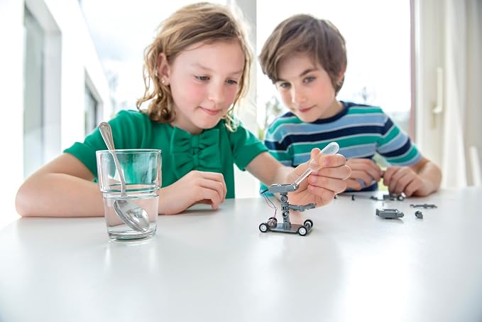 4M Toysmith, Green Science Salt Water Powered Robot Kit, STEAM Powered Kids, Beach Toy, For Boys & Girls 5+