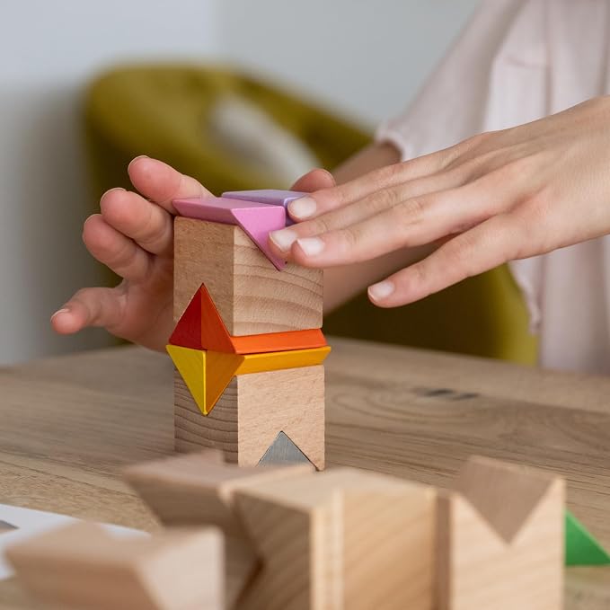 HABA Creative Building Blocks - Colourful Building Set with 32 Wooden Building Blocks & 10 Template Cards - Promotes Creativity, Spatial Thinking & Fine Motor Skills - From 4 Years - 2012606001