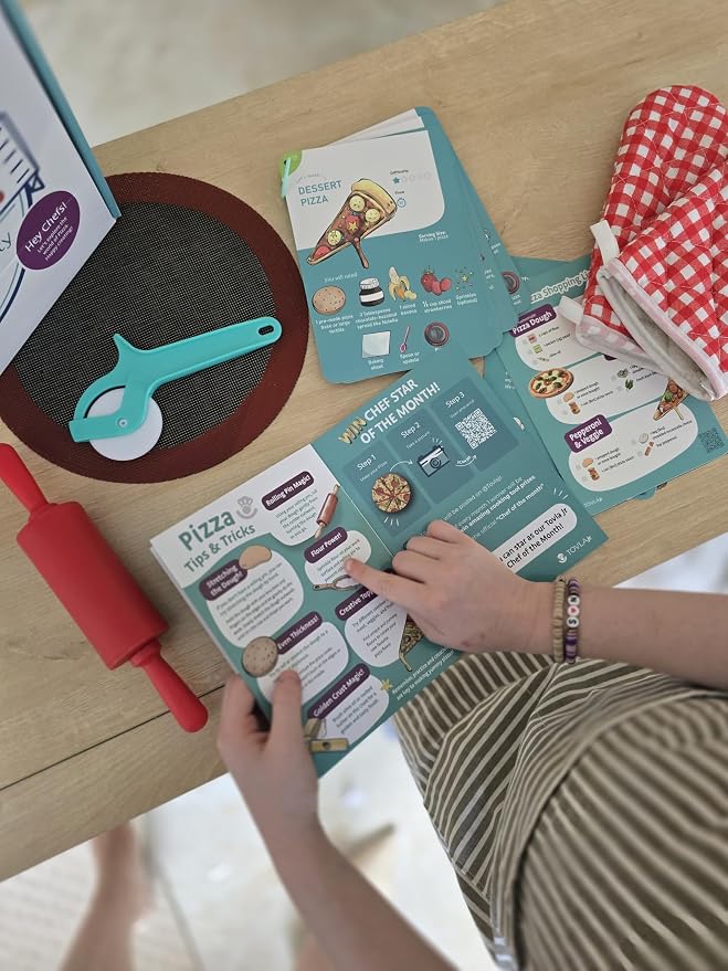 Kids Pizza Making Kit | Real Reusable Chef Tools | Ages 5-12 | Silicone Baking Mat Rolling Pin Pizza Cutter | Oven Mitts Chef Hat | 7 Visual Recipe Cards | Family Fun Birthday Gift