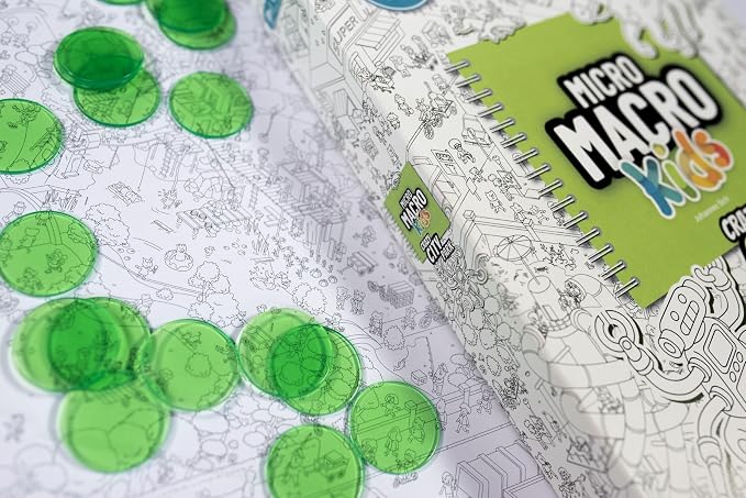 Hachette Boardgames MicroMacro Kids: Crazy City Park | Detective Family Game for Kids | Cooperative Board Game with 22 Search and Find Puzzle Cases | Ages 6-8 | 1 to 4 Players | 10-30 min