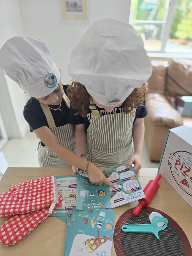 Kids Pizza Making Kit | Real Reusable Chef Tools | Ages 5-12 | Silicone Baking Mat Rolling Pin Pizza Cutter | Oven Mitts Chef Hat | 7 Visual Recipe Cards | Family Fun Birthday Gift