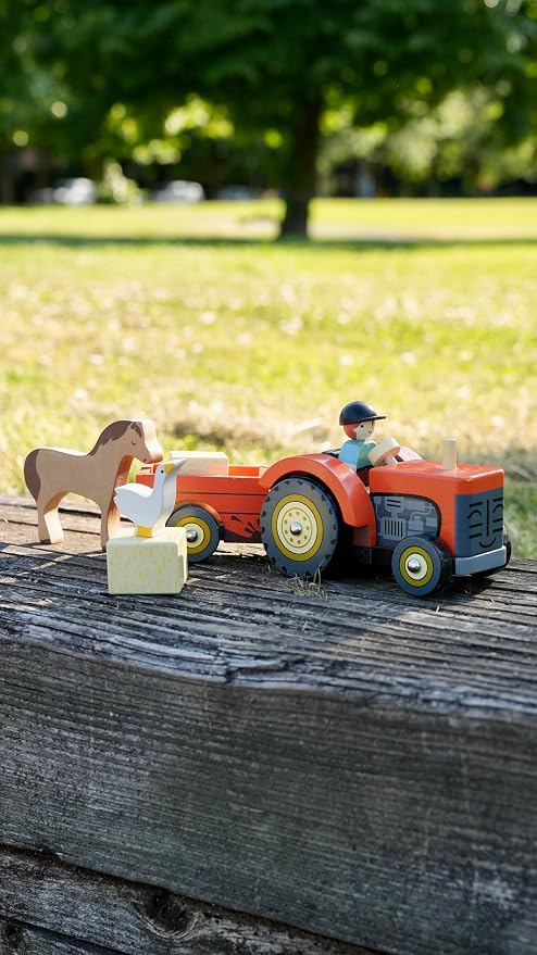 Tender Leaf Toys - Farmyard Tractor - Wooden Tractor Toy with Removeable Trailer, Animals and Accessories - Open-Ended Play Toy, Farm Pretend Play for Boys and Girls - Age 18m+