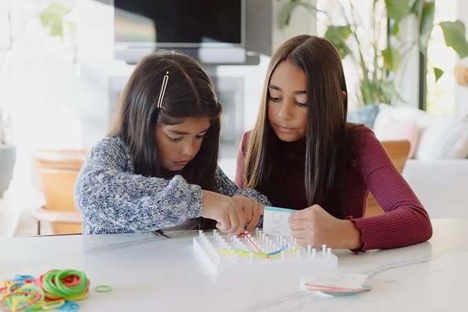 Chuckle & Roar Pegboard Creations Geoboard Set – 2-in-1 Peg Pieces & Rubber Band Art Board, Includes 25 Double-Sided Challenge Cards (50+ Designs), Creative STEM Activity for Kids Ages 5+