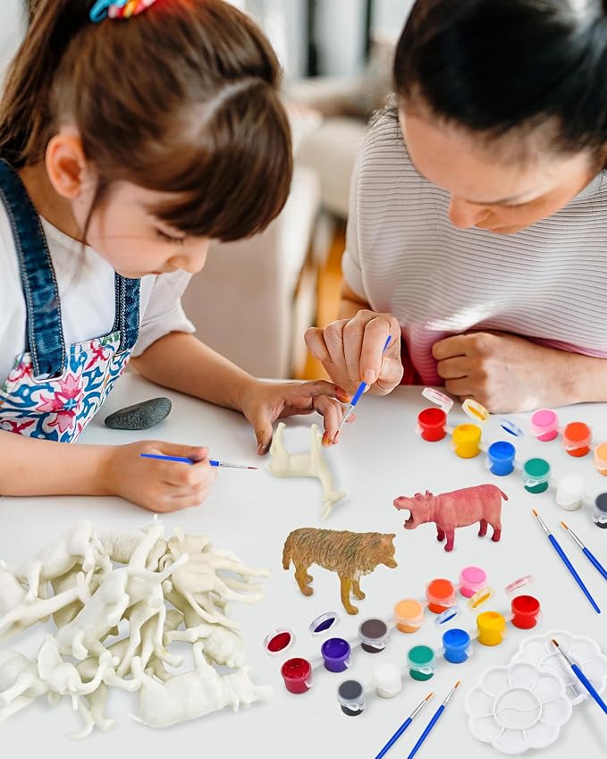 Vileafy Safari Animal Painting Craft Kits, 12 Paintable Figurines for Kids | 12 Jungle Animal Figures with 36 Colors. Fun Animal Crafts for Birthdays, Classrooms and Party Favors