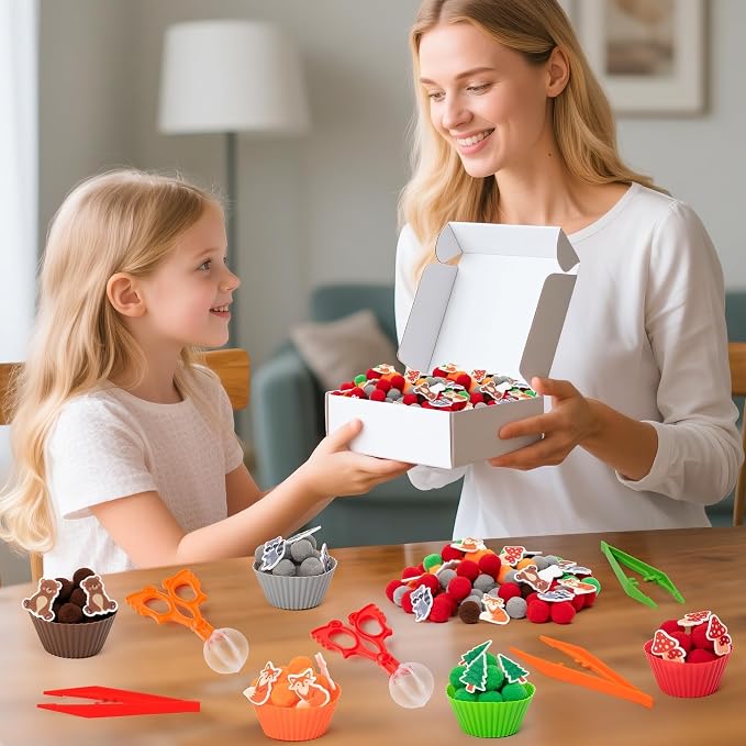 EZdhuawuse Woodland Animals Sensory Bin Fillers - 266Pcs Summer Animals Fine Motor Toys Sorting Stacking Toys for Kids, Felt Fox Bear Pom Poms Cup Clip for Preschool Education Development Activity