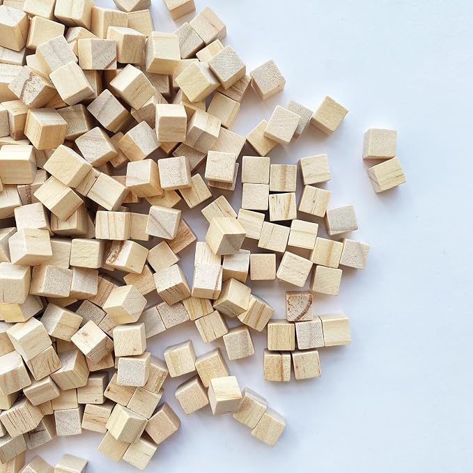 MUXGOA 500 Pcs Unfinished Wood Cubes,1 cm Wooden Blocks for Crafting,Small Wood Cubes for Crafts Making & DIY Projects & Decor