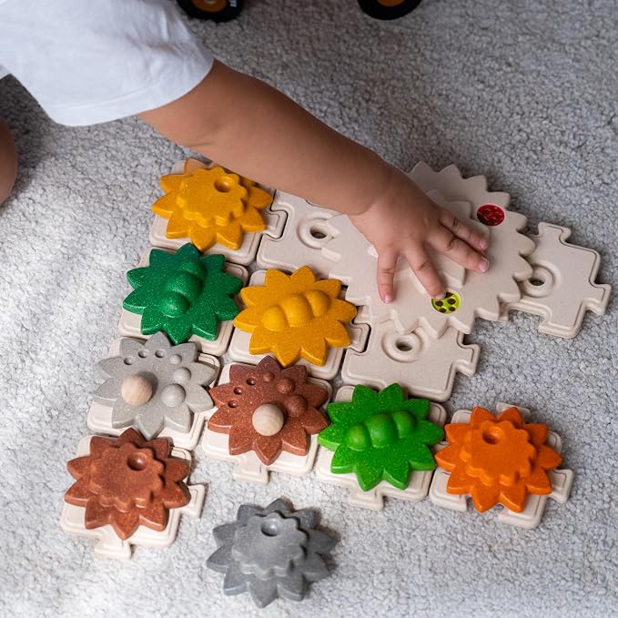 PlanToys® Wooden Gears & Puzzles Set Montessori STEM Kids Educational Toy | rotating parts, cause and effect toys, construction toys, girls, boys, logical thinking fine motor learning gift set fun